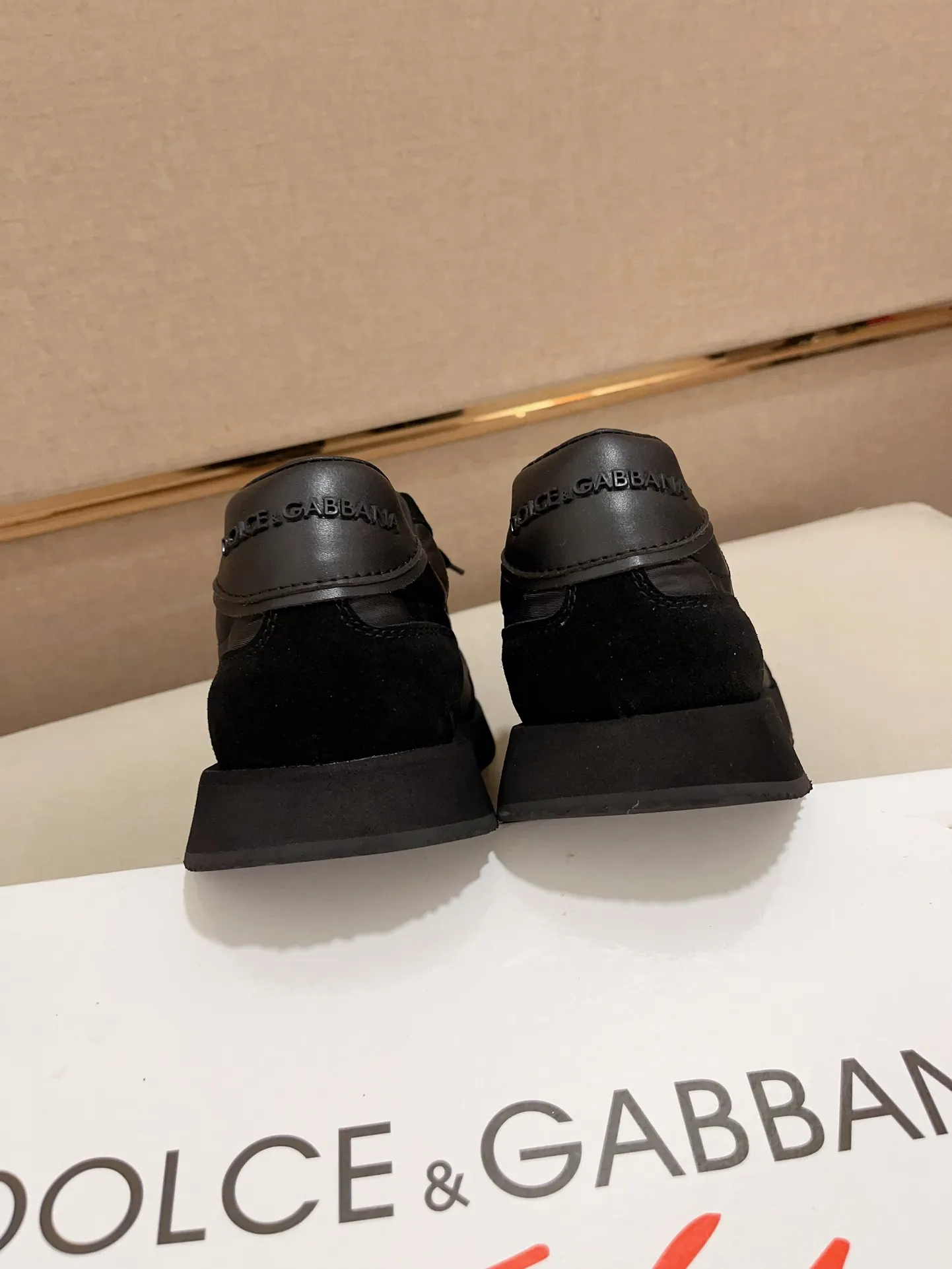 Factory price: 420💰Counter quality, [Proud] DG's latest casual, original quality men's shoes🤠Imported top layer💕Soft sheepskin lining [Proud] In terms of materials and workmanship, it beats all versions on the market💕Highest quality shipments Real photos🎬😇❤Fabrics and imported rubber materials highlight the unique charm of the brand😘The shoelaces are also original custom-made👻Classic lace-up shoes are very comfortable on the feet , code number 38-44 (45.46 can be customized)